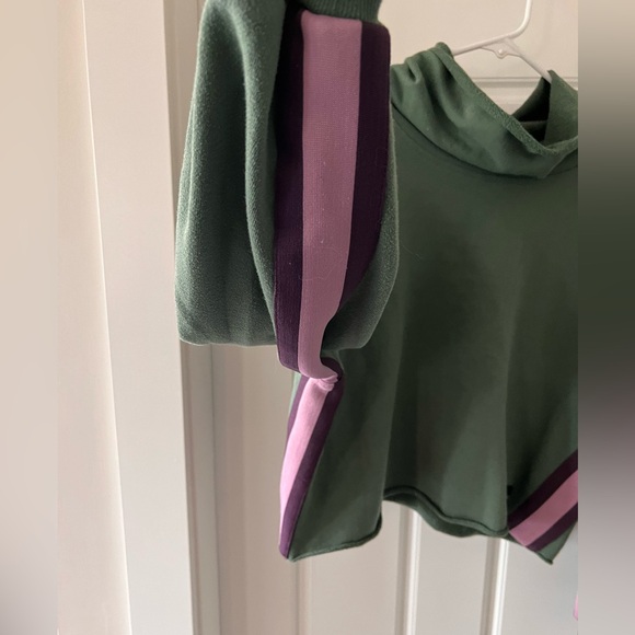 Calvin Klein crop Sweatshirt - Picture 3 of 6